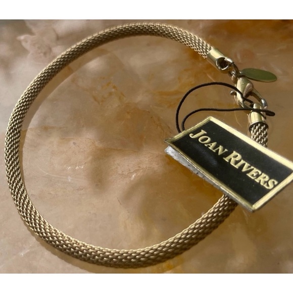 Joan Rivers Herringbone Western Antique Large Gold Clasped Bracelet - Picture 5 of 11